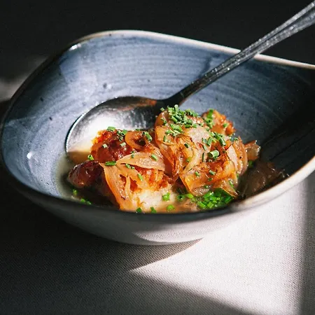 فندق زور بوست