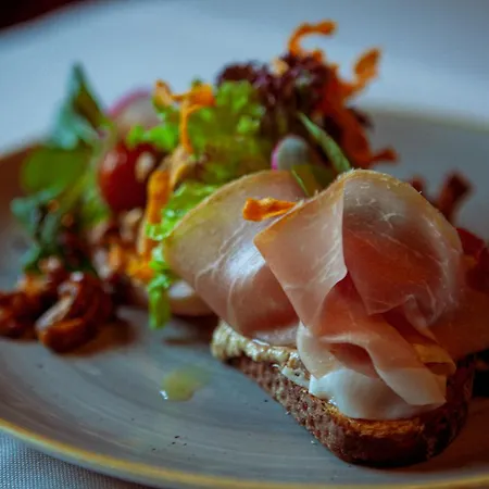 زور بوست فندق