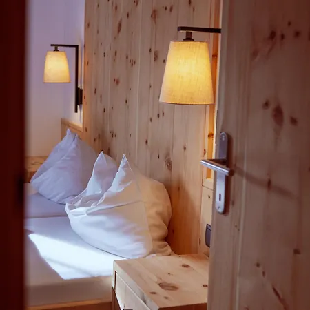 Zur Post Hotel 3*